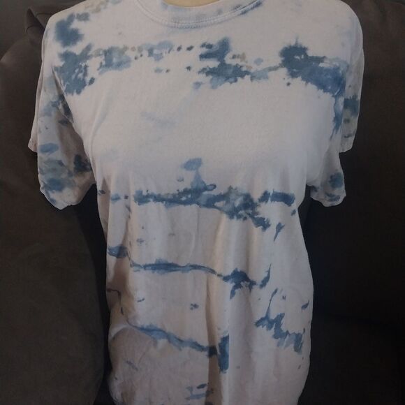 Gildan White and Blue Tie-Dye Cotton Tee - Picture 1 of 3
